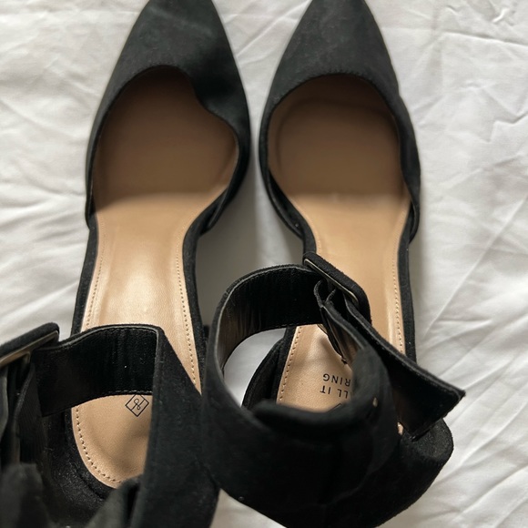 Black heels from Spring. Wore them once. Too big on me - Picture 1 of 3